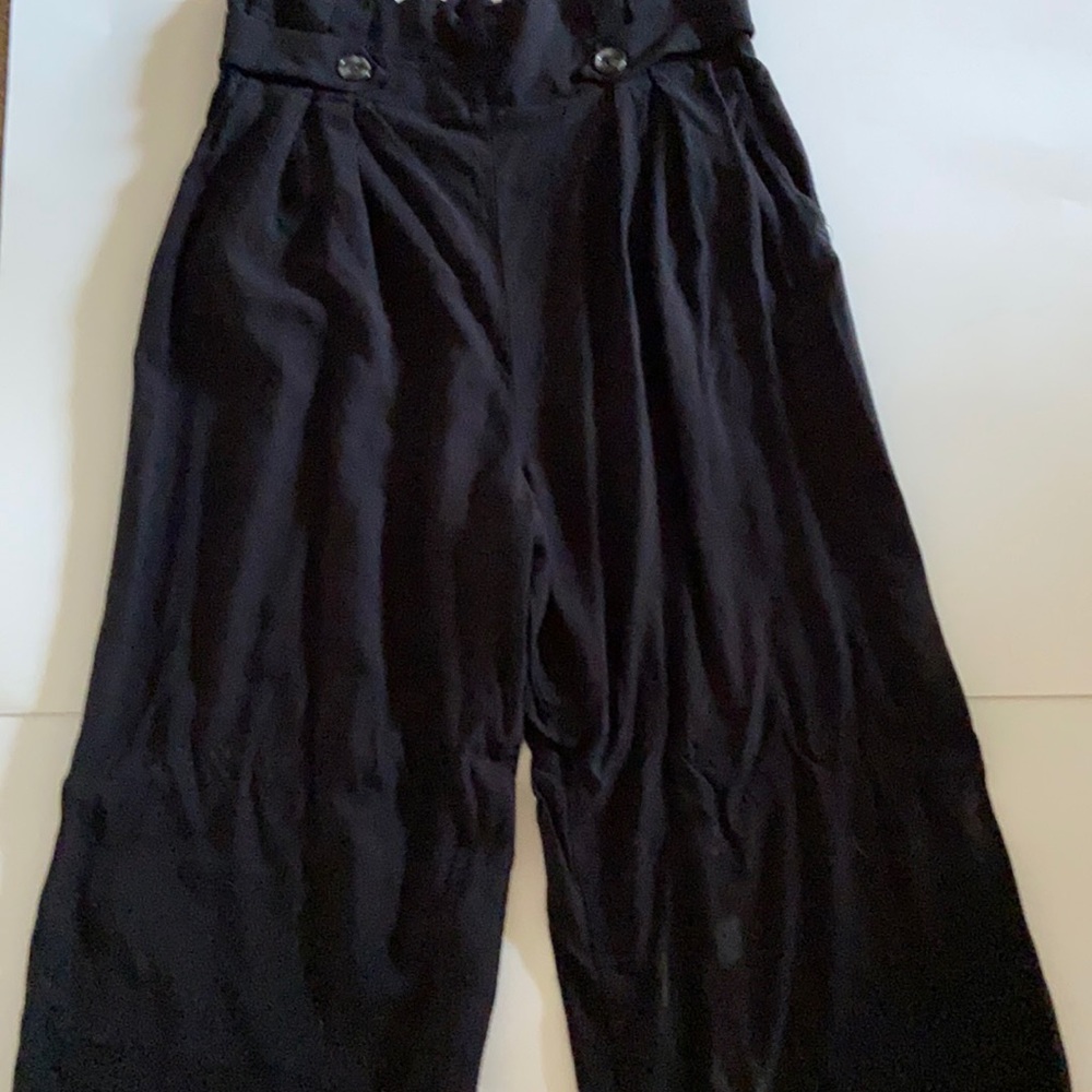 Cute black highwaisted pants
